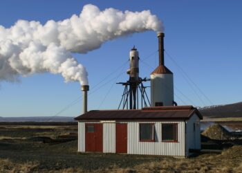 Balancing Act: Exploring the Pros and Cons of Renewable Energy Sources