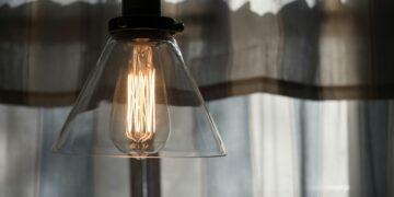 shallow focus photography of pendant lamp