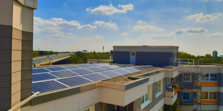Powering Your Home Sustainably: Embracing Renewable Energy Solutions