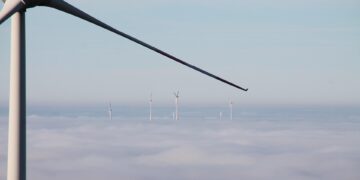 The Bright Side and Shadows of Renewable Energy: Exploring the Pros and Cons of Sustainable Power Sources